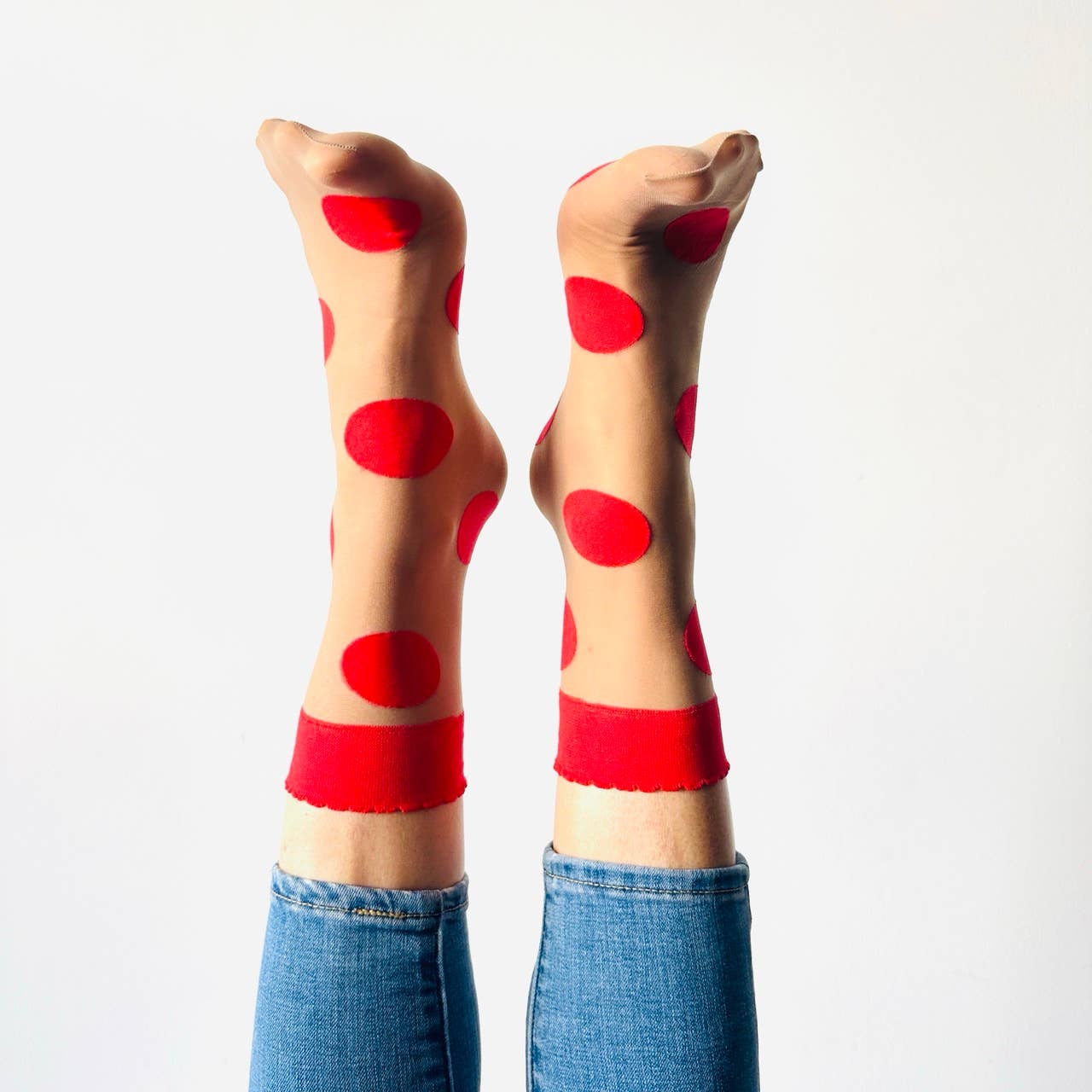 Isabelle - Chaussettes pois rouges
