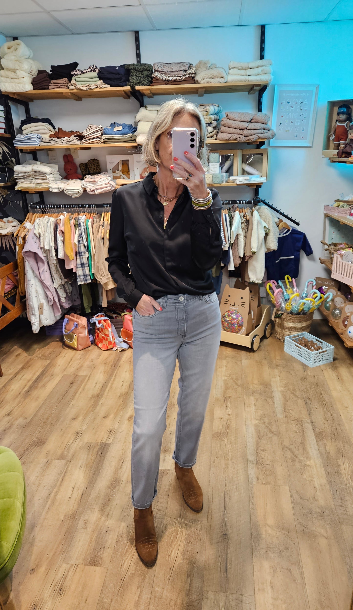Jean’s LIGHT GREY WASH - Ihtwiggy Raven