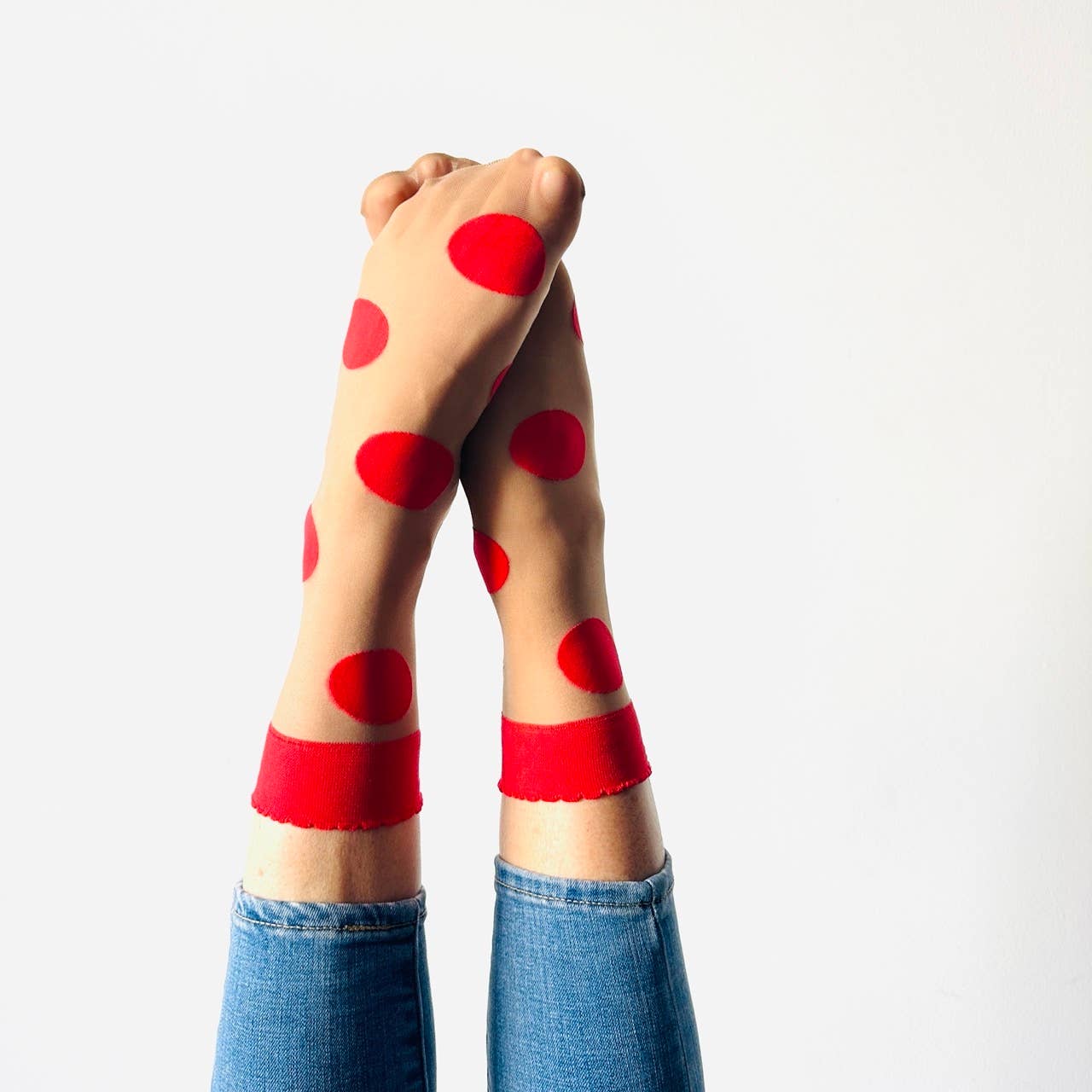 Isabelle - Chaussettes pois rouges