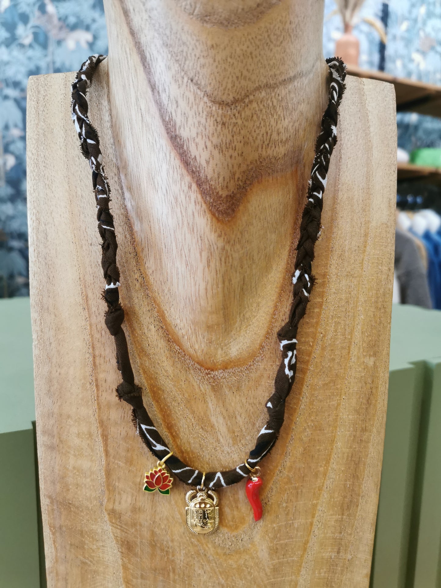 Collier BANDANA MARRON