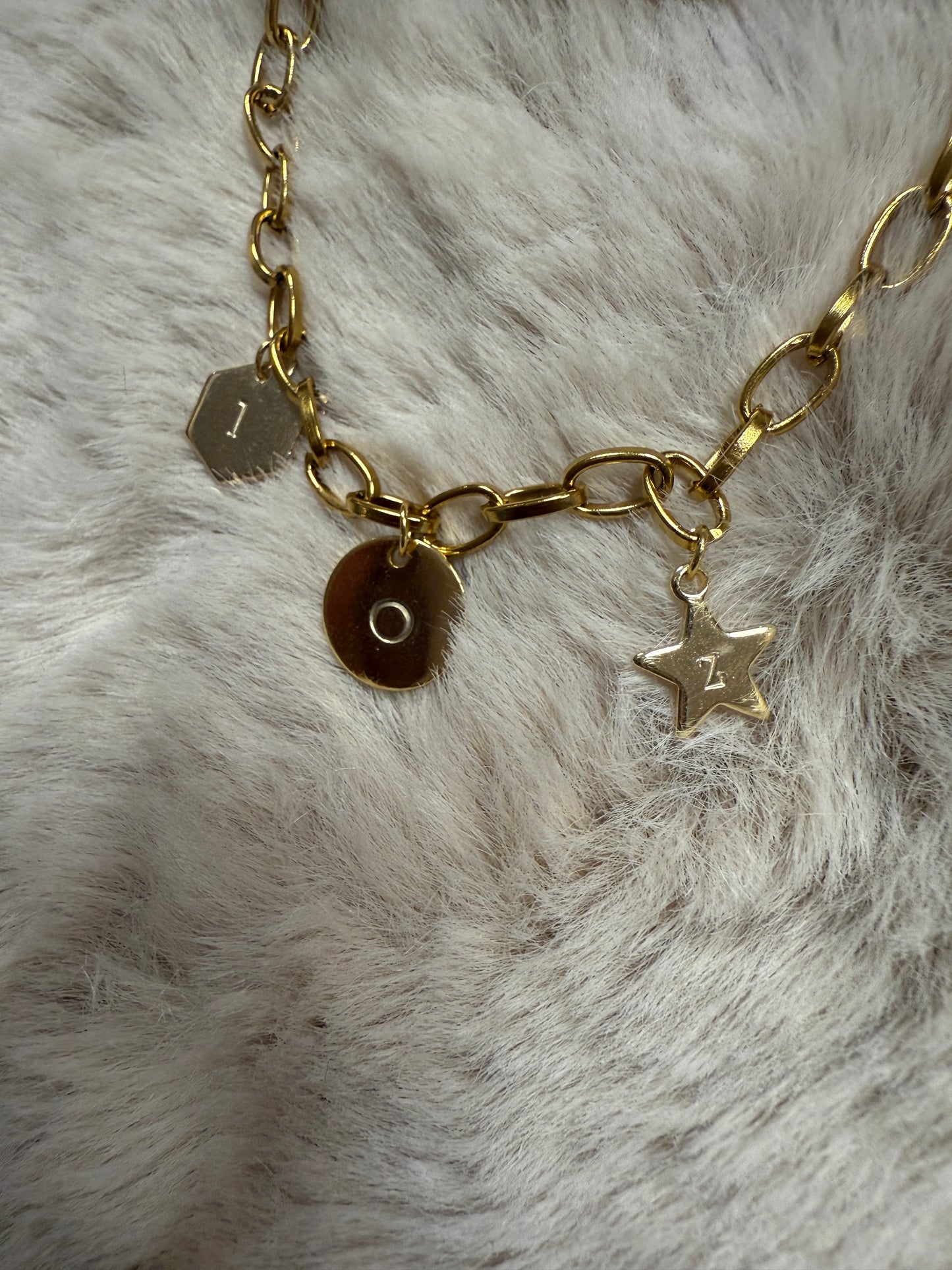 Bijou à personnaliser - poinçonnage