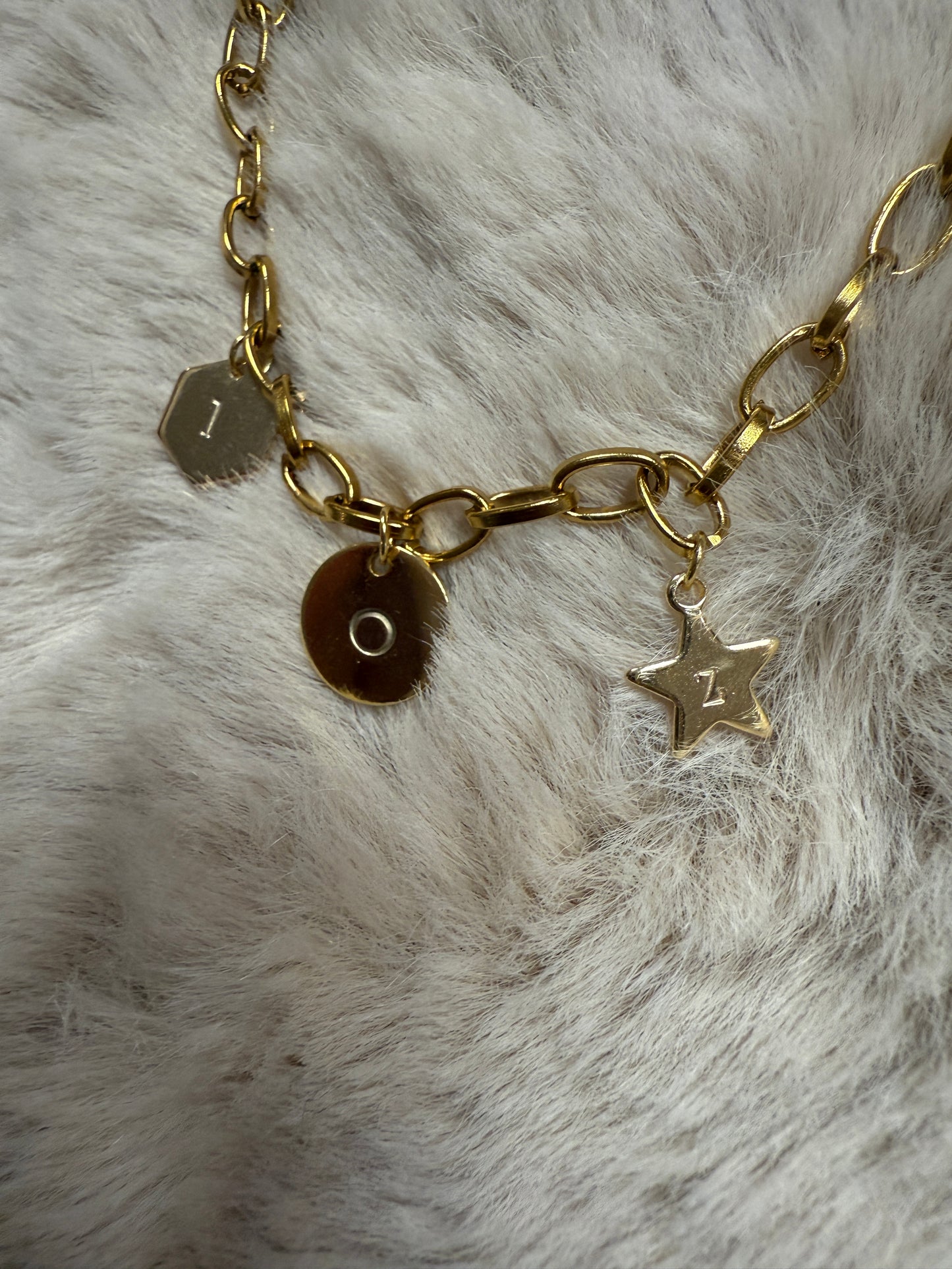 Bijou à personnaliser - poinçonnage