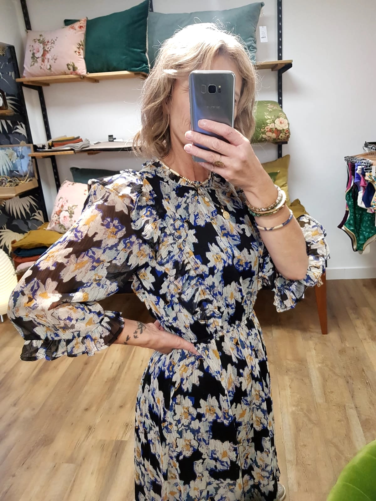 Robe BLACK FLOWER - Objsanni