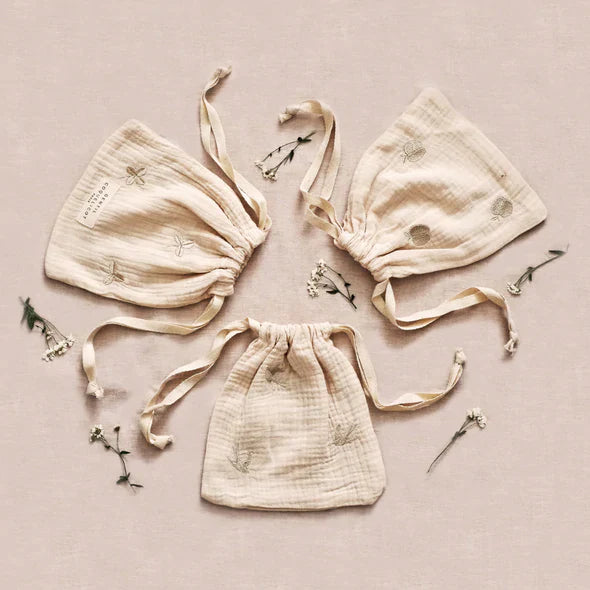 Chaussons BEIGE + pochon brodé