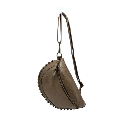 SAC BANANE CUIR GRAINE CLOUTE : TAUPE