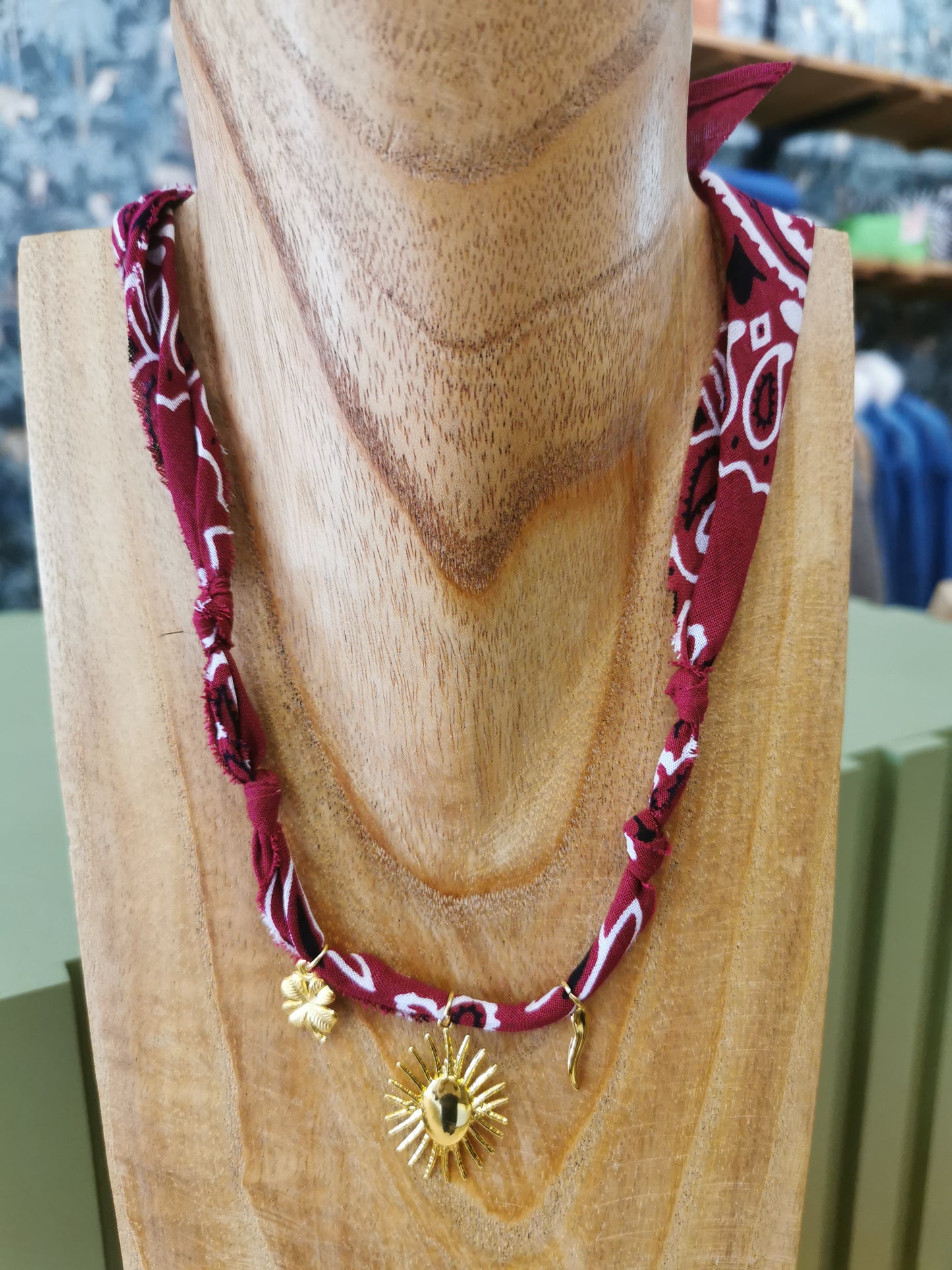 Collier BANDANA BORDEAUX