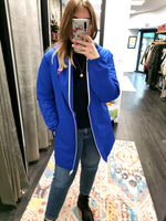 Charger l&#39;image dans la galerie, Imperméable BLEU KLEIN - Amelot
